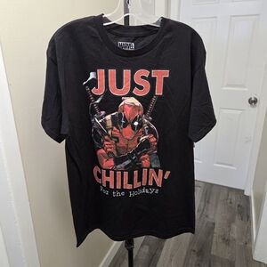 NWT Marvel Deadpool Just Chillin Graphic Tee Black Red 100% Cotton Casual Comic